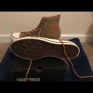 Brand new unisex converse